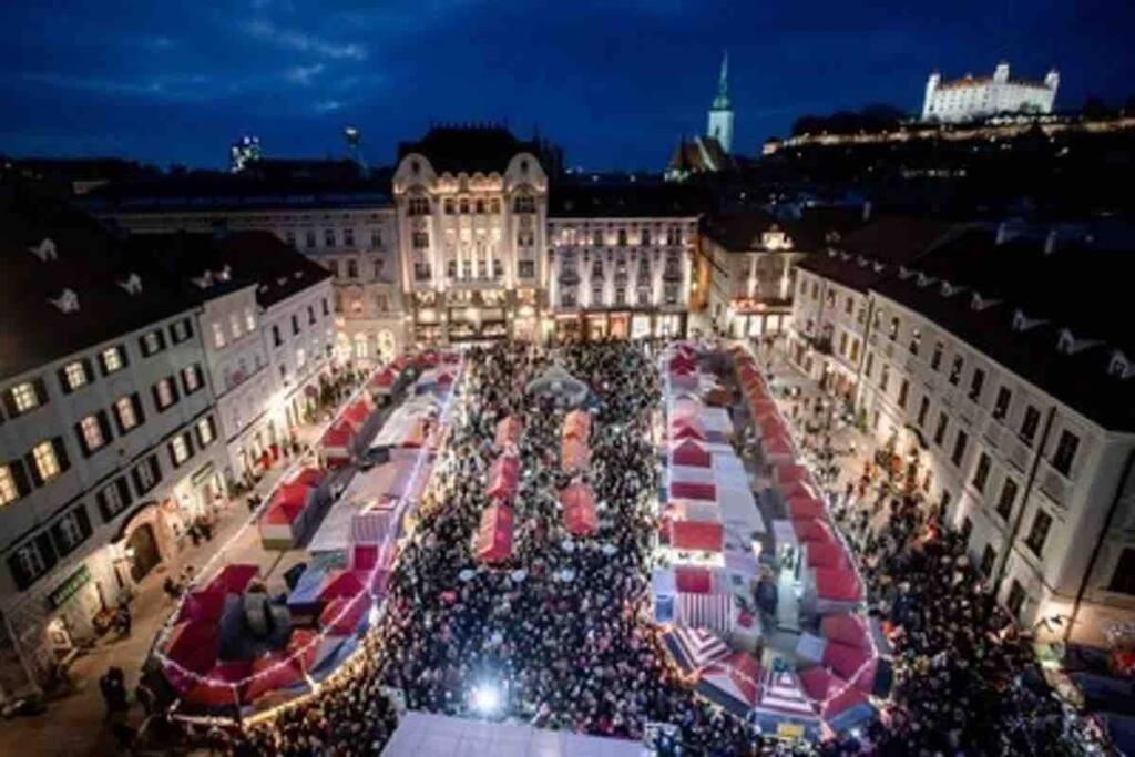 Lovely 2Bdr In Center, Wifi & Self-Check In Bratislava Exterior foto